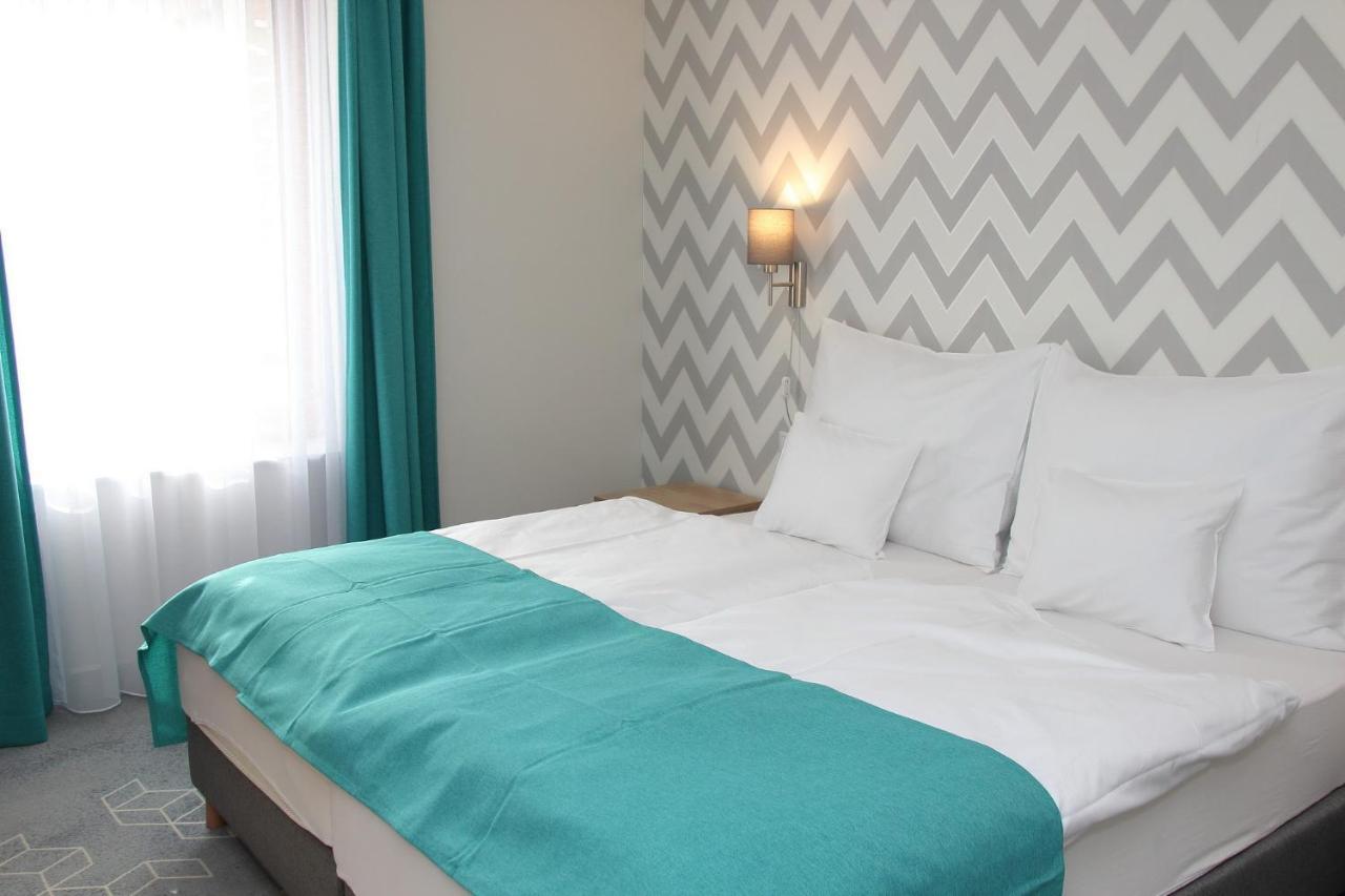 Hotel Adalbert Szent Tamas Haz เอสแตร์กอม ภายนอก รูปภาพ